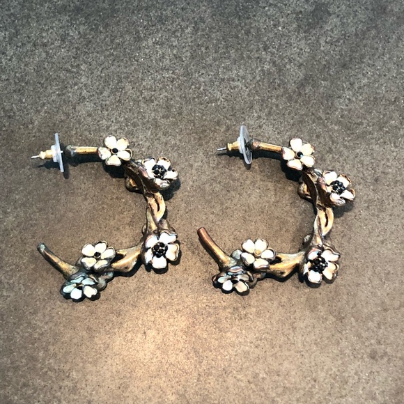 Oscar de la Renta Jewelry - Oscar de la Renta  Flower Hoop Earrings